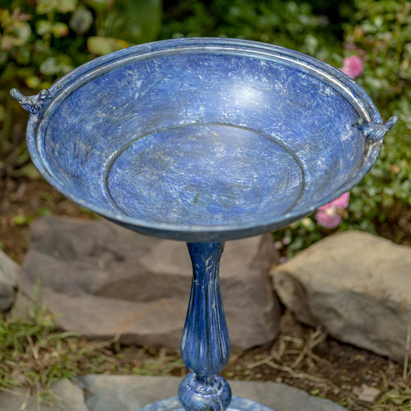 Zaer Ltd. Ornate Metal Pedestal Style Birdbath with Cast Iron Birds on Rim Full Base (Blue)