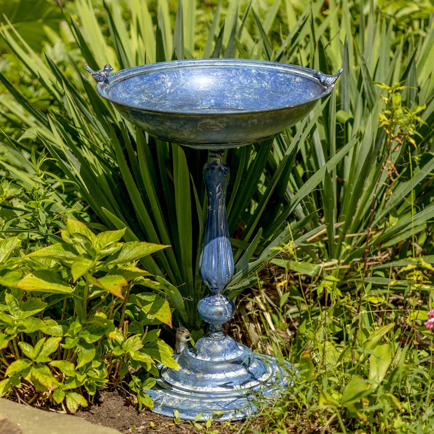 Zaer Ltd. Ornate Metal Pedestal Style Birdbath with Cast Iron Birds on Rim Full Base (Blue)